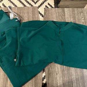 Figs Hunter Green Scrub Set